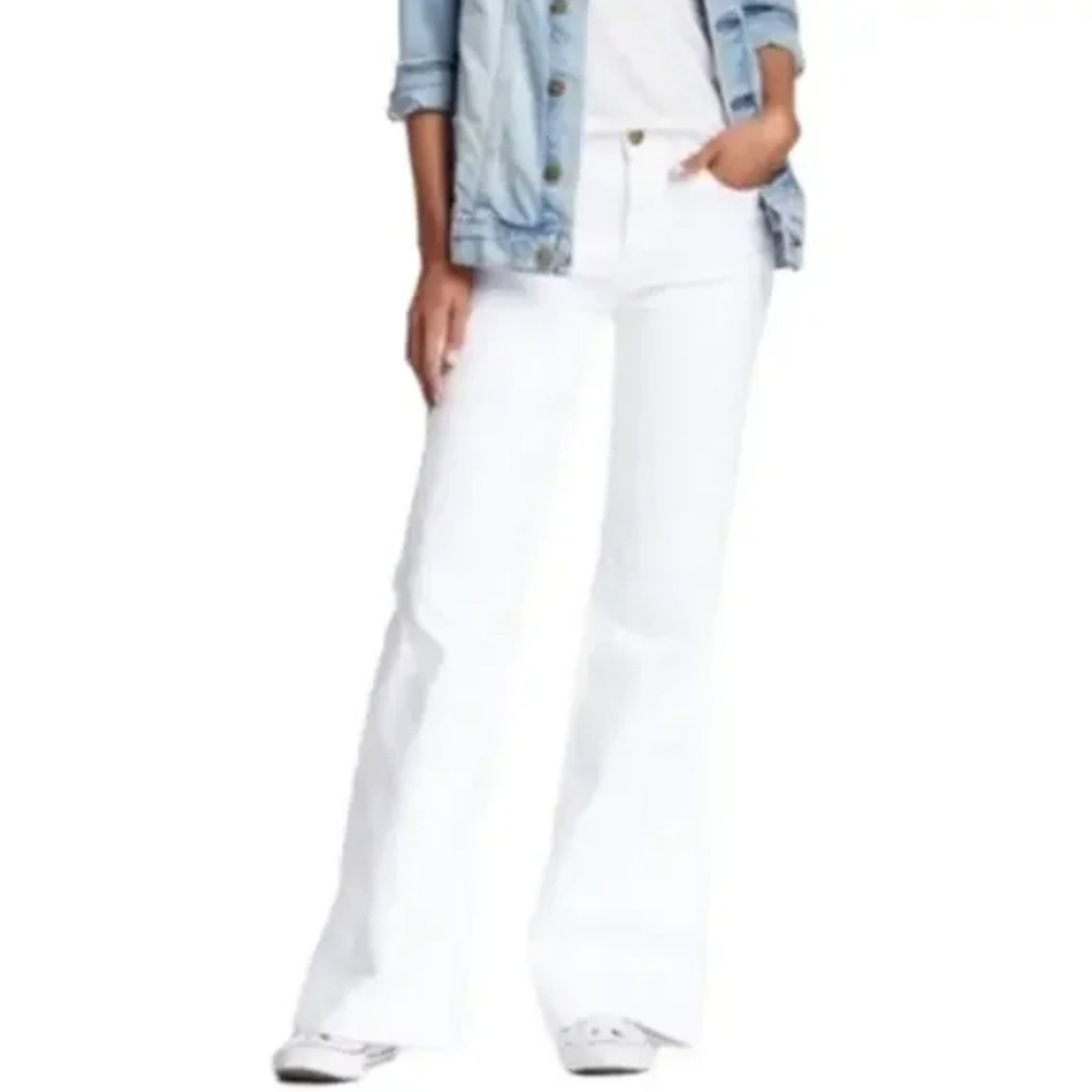 Current/Elliott -- The Low Rise Bell White Stretch Denim Jeans